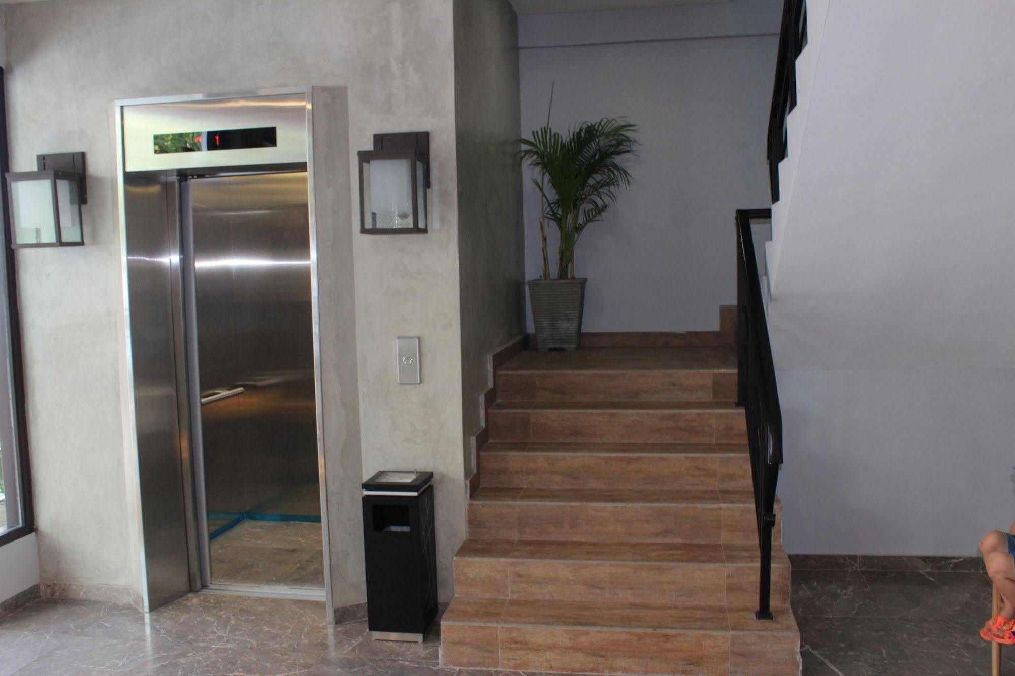 Eatern Hotel Batam Exterior foto